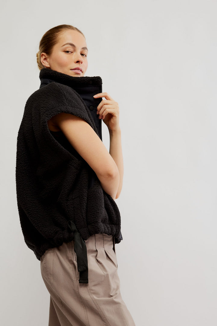 Scout It Out Fleece Vest Black