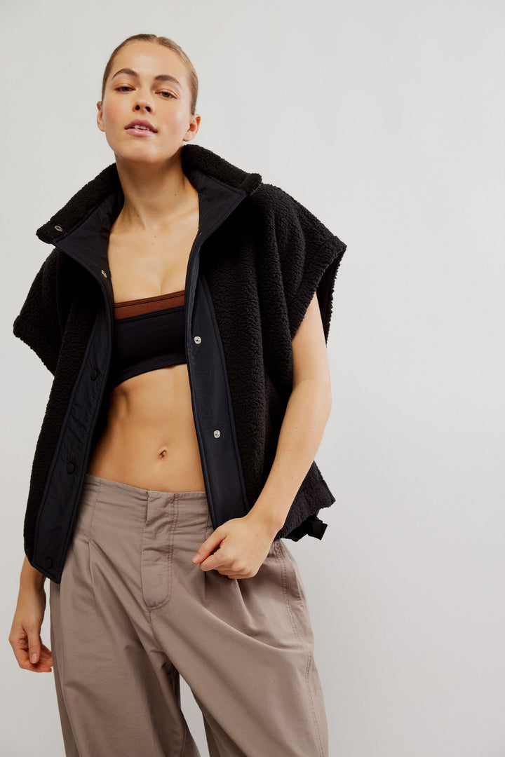 Scout It Out Fleece Vest Black