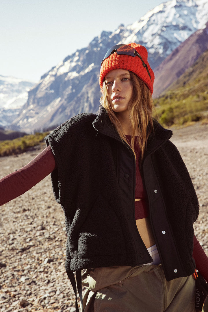 Scout It Out Fleece Vest Black