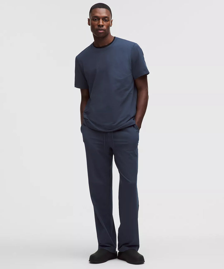 Men's soft jersey short-sleeve shirt in true navy.